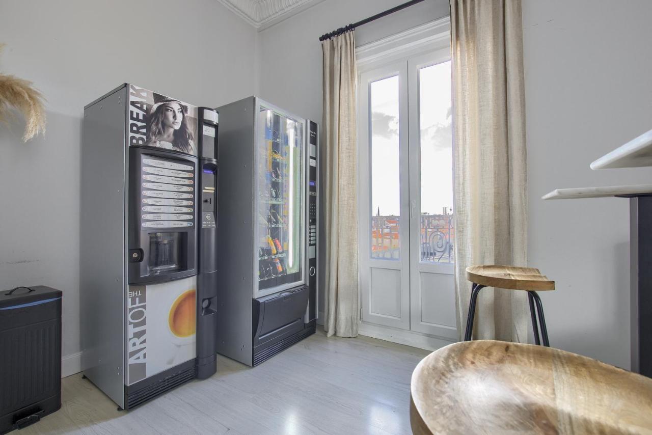 Hostal Besaya Madrid Eksteriør billede