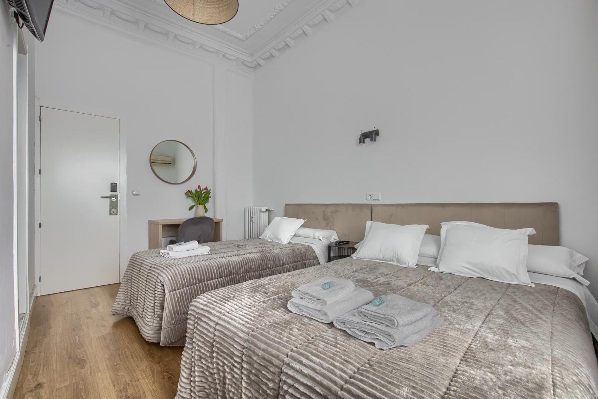 Hostal Besaya Madrid Eksteriør billede