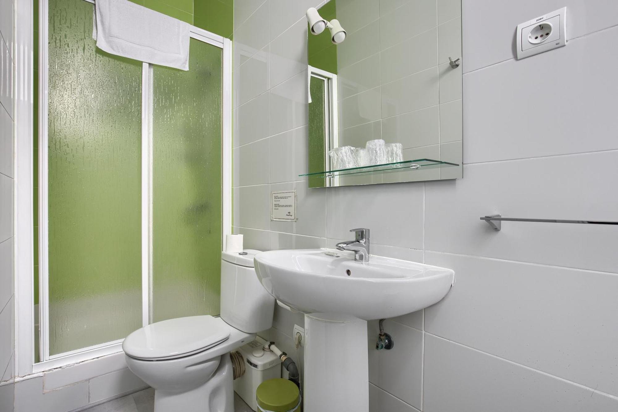 Hostal Besaya Madrid Eksteriør billede