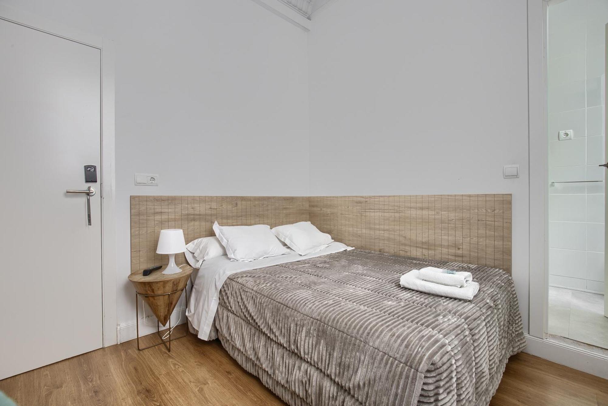 Hostal Besaya Madrid Eksteriør billede