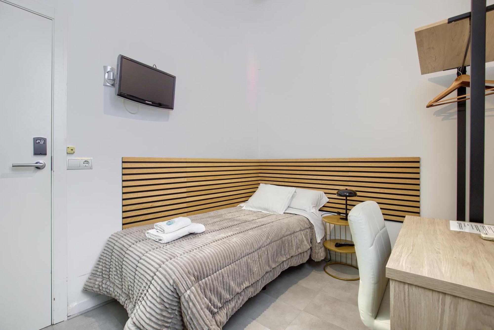 Hostal Besaya Madrid Eksteriør billede