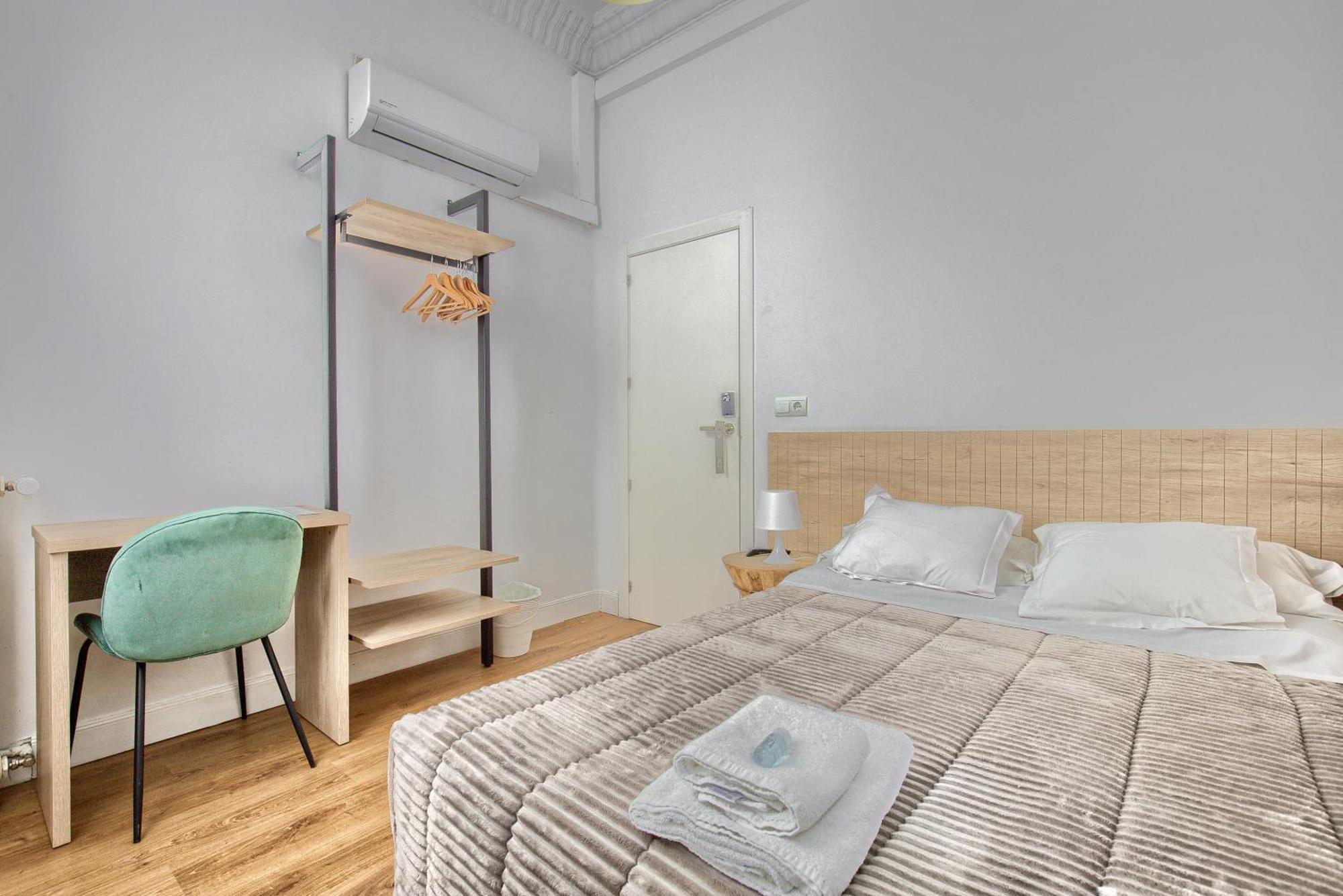 Hostal Besaya Madrid Eksteriør billede