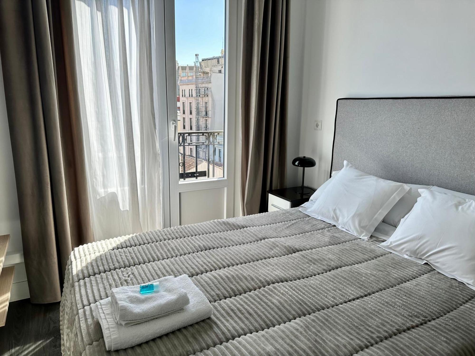 Hostal Besaya Madrid Eksteriør billede