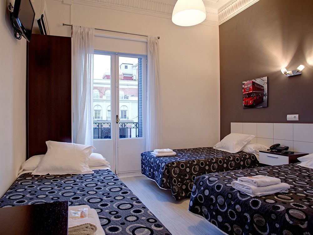 Hostal Besaya Madrid Eksteriør billede